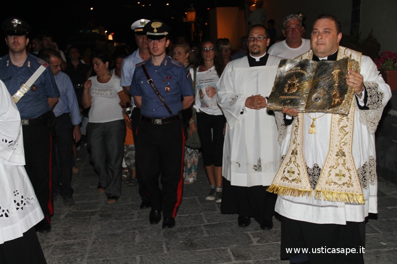 Ustica:  Accoglienza al porto Reliquie del Santo Giovanni Paolo II