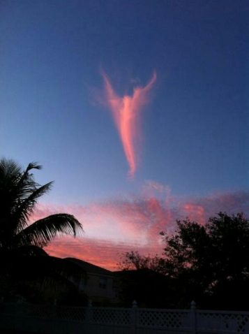 Meteorologist Jim Loznicka The "Angel Cloud" that appeared over Palm Beach .
