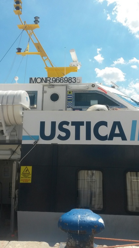 Aliscafo Ustica lines per Eolie. ANSA/FRANCESCO CARBONE