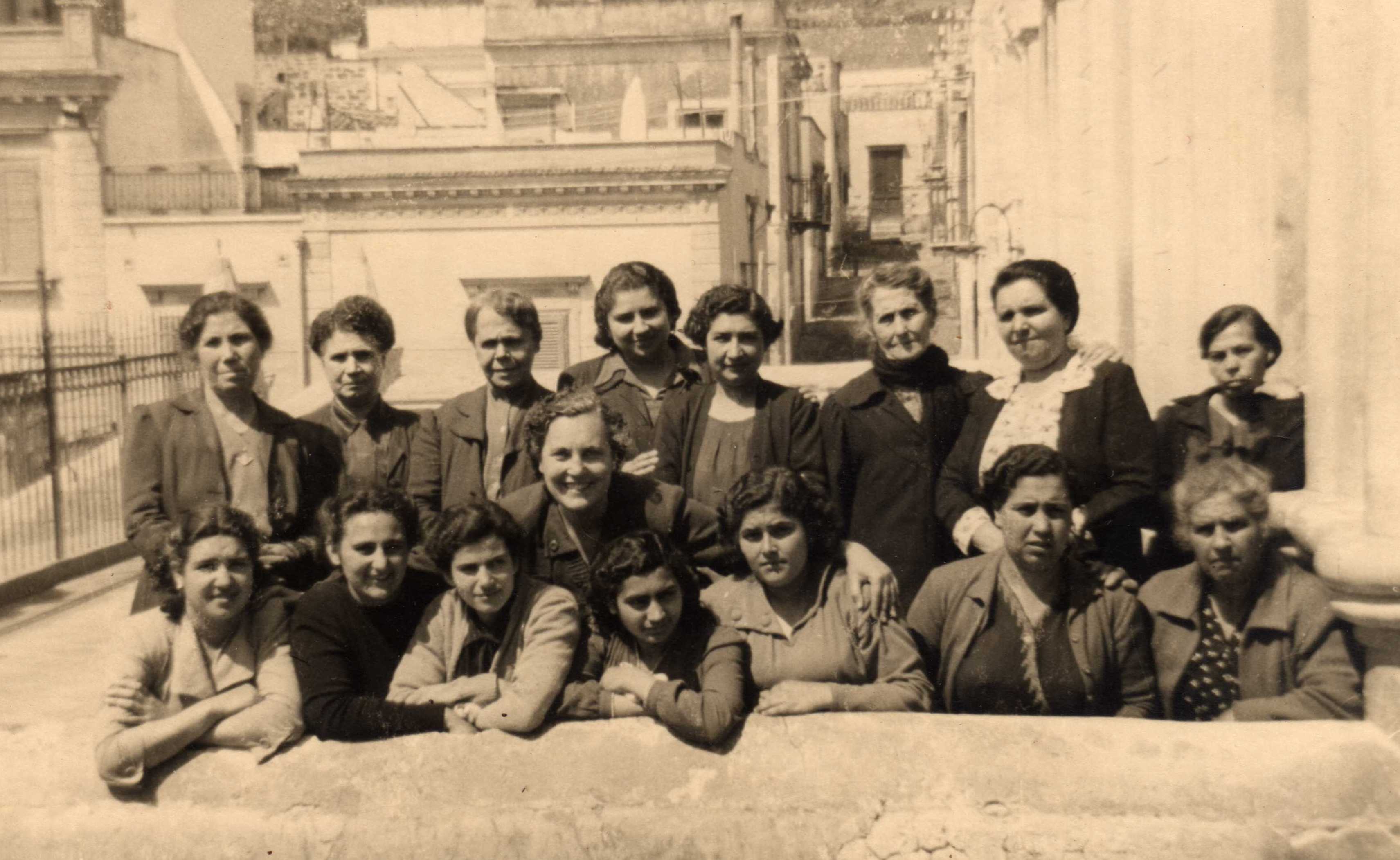 f-a-3750-donne-dellazione-cattolica-1953
