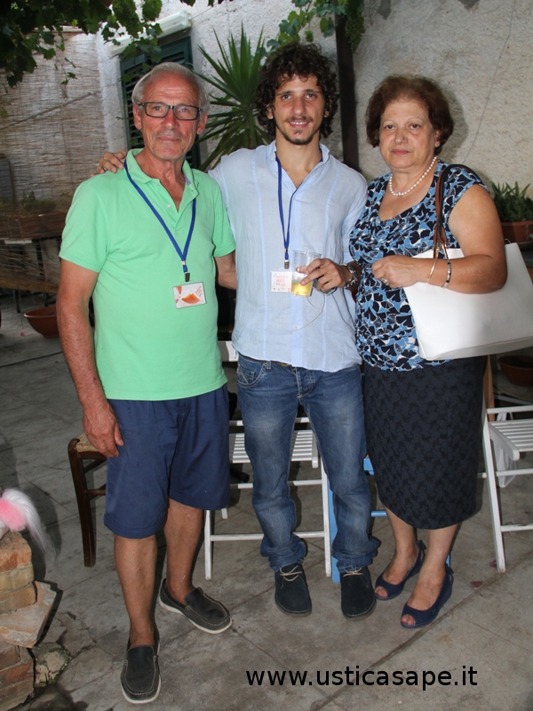  Il nostro giovane regista Riccardo Callella si rilassa con papà e mamma